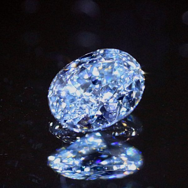 ブルー系ダイヤモンド