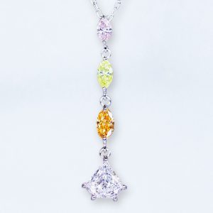 Luciole Collection 103　カラーダイヤモンドのグラデーションが魅力的