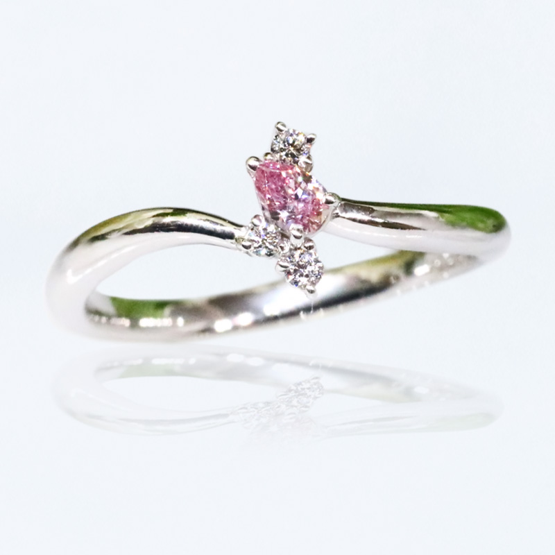 Luciole Collection 120　美しいピンクダイヤを手に入れるということは 未来につながっているのです