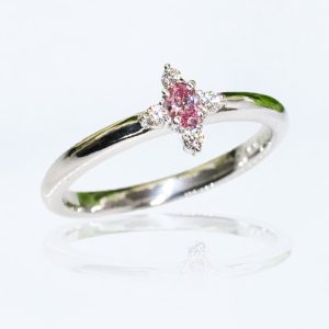 Luciole Collection 121　美しいピンクダイヤ を手に入れるということは 未来につながっているのです